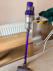 Dyson Cyclone V10 Animal- Faulty, Motor starts but stops suddenly. Can be fixed or for parts
