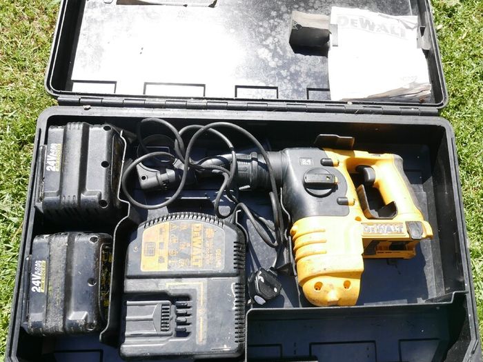 Dewalt DC222 SDS Cordless Drill 24V With 2 Battery and Box  in working order