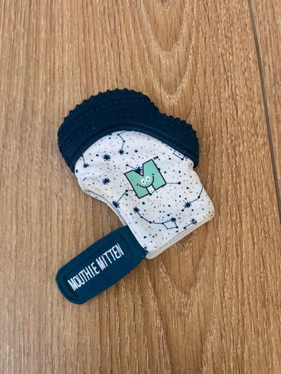 Mouthie Mitten