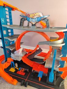 Hot Wheels Garage