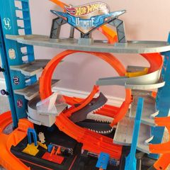Hot Wheels Garage