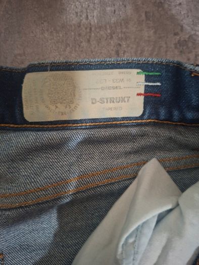 Diesel D-Strukt Men's Tapered Jeans 33x32 Made in Italy Dark Blue Stretch Denim