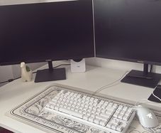Full White Gaming Setup