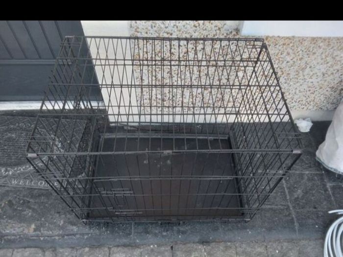 Medium dog cage