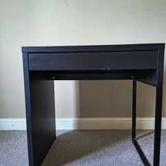 IKEA Micke table