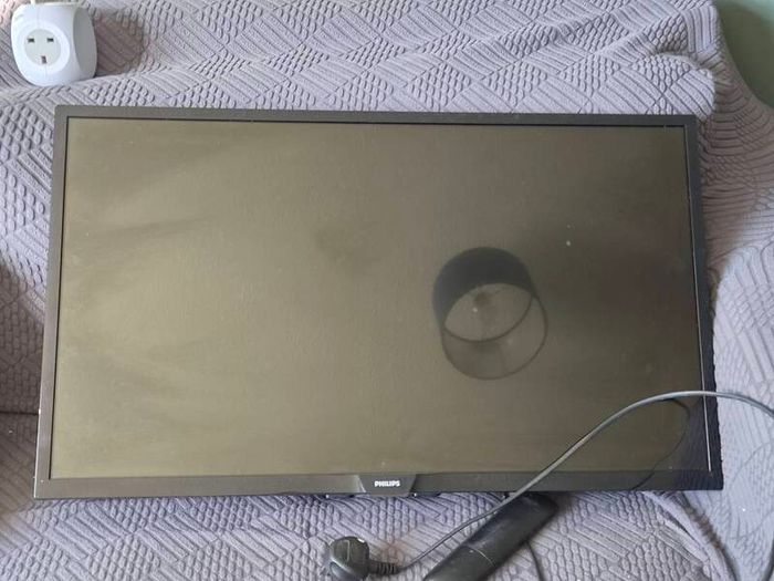 32in Tv with remote