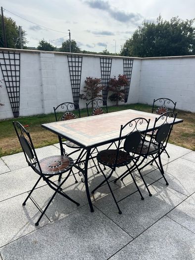 6 Seater Outdoor Table & Chairs