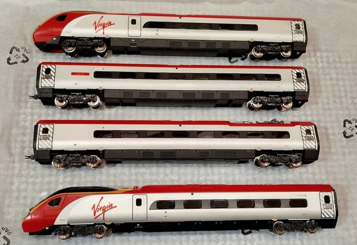Hornby R2457x Virgin Trains Pendolino Digital Train Pack, Mint