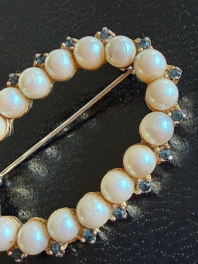 brooch