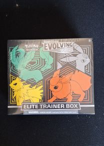 Pokemon Evolving Skies Elite Trainer Box