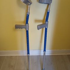 Pair of child crutches free to take away