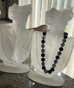 jewellery display busts