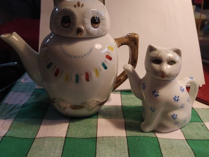 Vintage Chinese Owl & Pussycat, teapot & creamer
