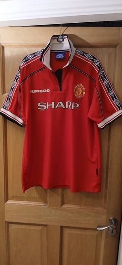 Aunthentic Man utd vintage 1998 triple home jersey