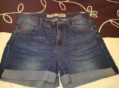 Shorts size UK 6