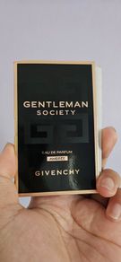 Givenchy Gentleman Society Eau De Parfum Ambree in 1ml
