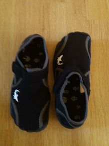 Swimming lightweight water shoes UK size 1/ EUR 33