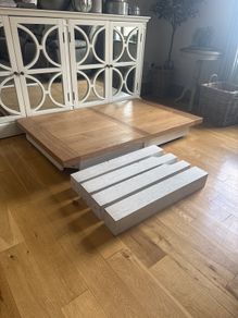Solid oak 1.4m extending to 1.8m dining table