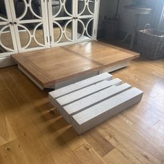 Solid oak 1.4m extending to 1.8m dining table