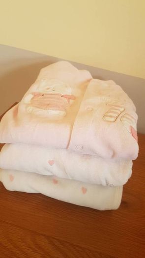 3 Fleece sleepsuits