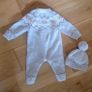 Fred & Flo Knitted All-in- one Bodysuit with matching Bobble Hat Age 0-3 Months Image 2