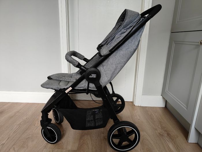 Stroller -- Britax Romer B-agile M