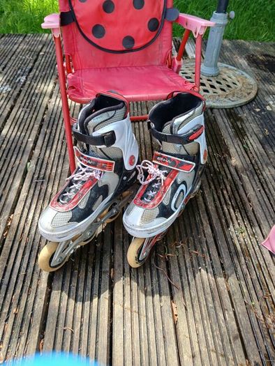 Roller blades