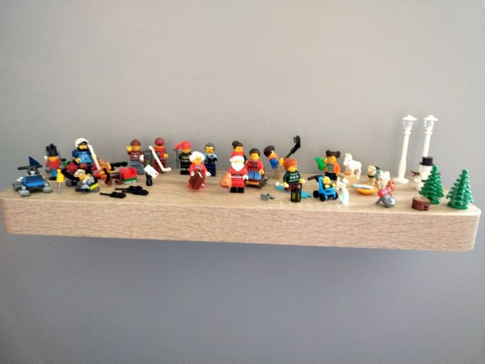 LEGO Winter Village Accessories and Mini Figures Bundle 2
