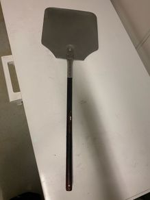 Pizza peel in perfect condition