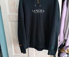 Venezia nike hoodie size XL