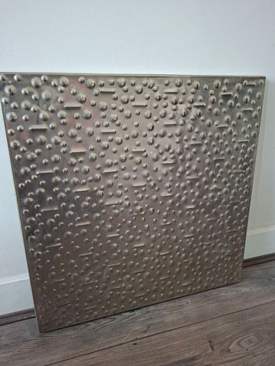 Metal art piece