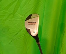 SkyMax Hybrid golf club with 21 degree loft