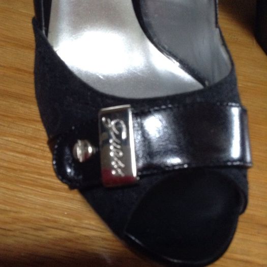 Guess Black Leather Peeptoe Platform Shoes size 6