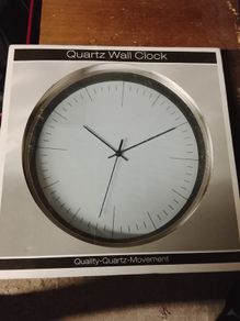 Quartz wall clock