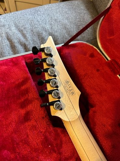 Ibanez Prestige RGR652