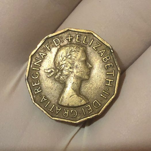 Elizabeth 3 pence x7