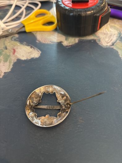 retro brooch