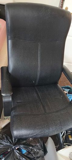 Free office chair . Needed to go asap