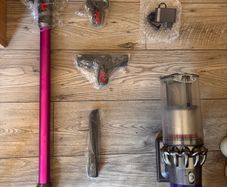 Dyson V10(Like New)