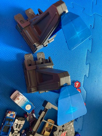 Hot Wheels Track Builder Race Crate with some cars