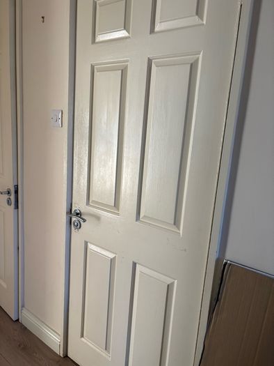 Internal doors x 5