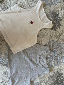 Ladies Set of Two Tanks Size M