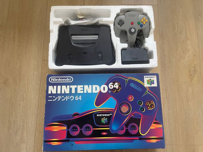 Nintendo 64 (N64) Boxed with Super Mario 64 Boxed and FlashCard 32GB