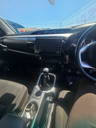 Toyota Hilux 2.4D4D Invincible 148BHP D/C 4DR Auto