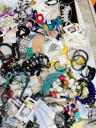 Large bundle of jewellery almost 12kg