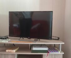 JVC 32 inch tv takes HDMI and USB
