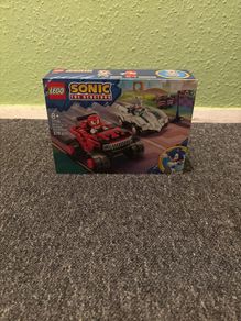 Lego Silver's car vs Knuckles monster Truck