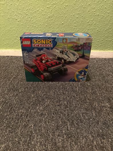 Lego Silver's car vs Knuckles monster Truck