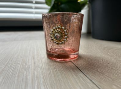 Set of 8 Pink Tealight Holders with Decorative Brooch Design