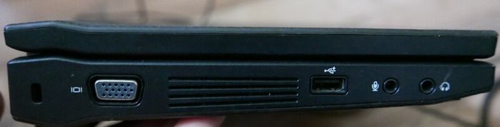 Dell Latitude 2100 150GB HDD Intel Atom Core 2GB RAM 10.1" Laptop works fine